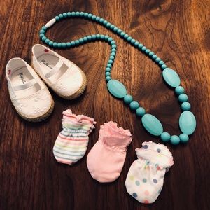 Unused silicone teething necklace and mittens